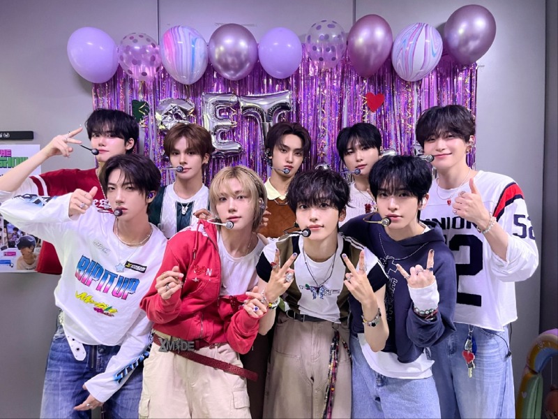 03_크래비티_더쇼 1위_사진(1).jpg