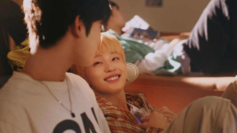 킥플립 '처음 불러보는 노래' 뮤직비디오 티저 이미지.jpg