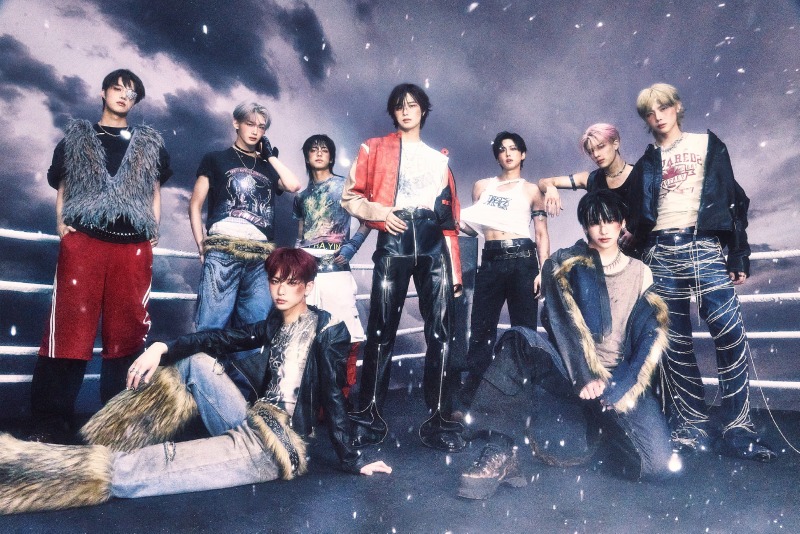 &TEAM_Back to Life_콘셉트 포토 BREATH 버전_단체.jpg