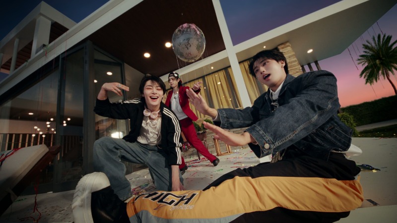 'Do It (Overdrive Version)' 뮤직비디오 티저 섬네일.jpg