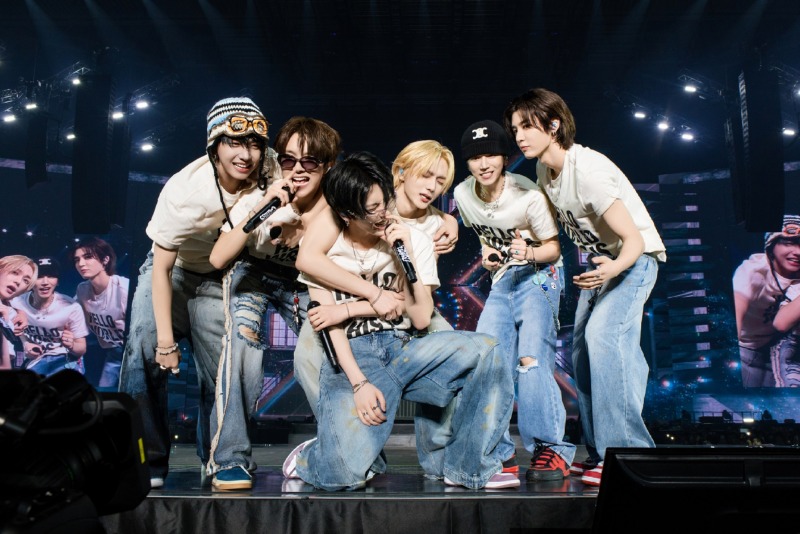 보이넥스트도어 파이널 콘서트 현장 사진.jpg