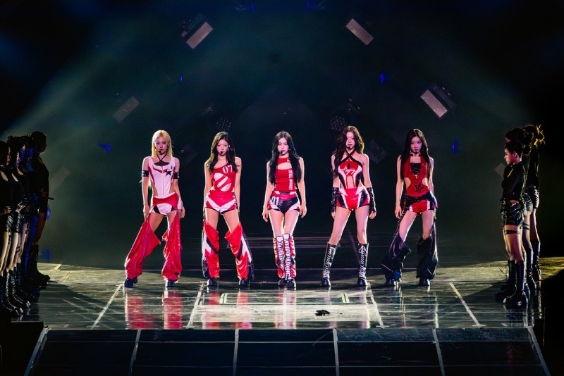 ITZY 월드투어 서울 공연 이미지 (1).jpg