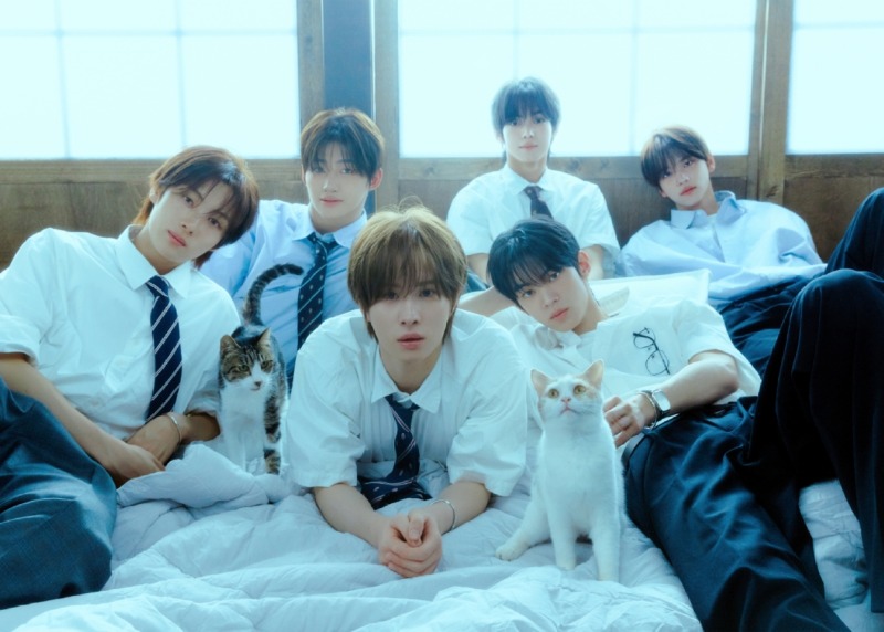 01 TWS 일본 데뷔 싱글 첫 번째 오피셜포토_단체 (2).jpg