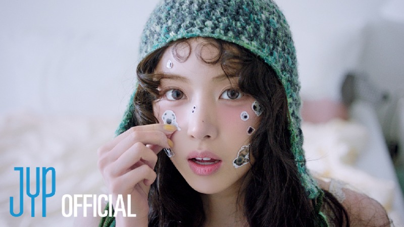 NMIXX 미니 5집 'Heavy Serenade' 트레일러 썸네일 이미지.jpg