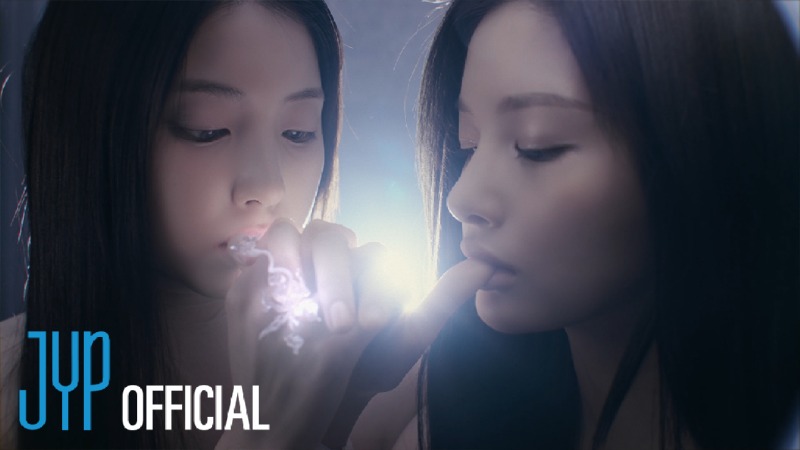NMIXX_Crescendo 뮤직비디오 티저 섬네일.jpg