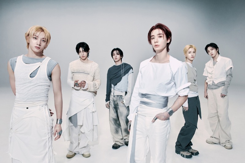 보이넥스트도어 ‘HOME’ WEAVER ver. 콘셉트 사진.jpg