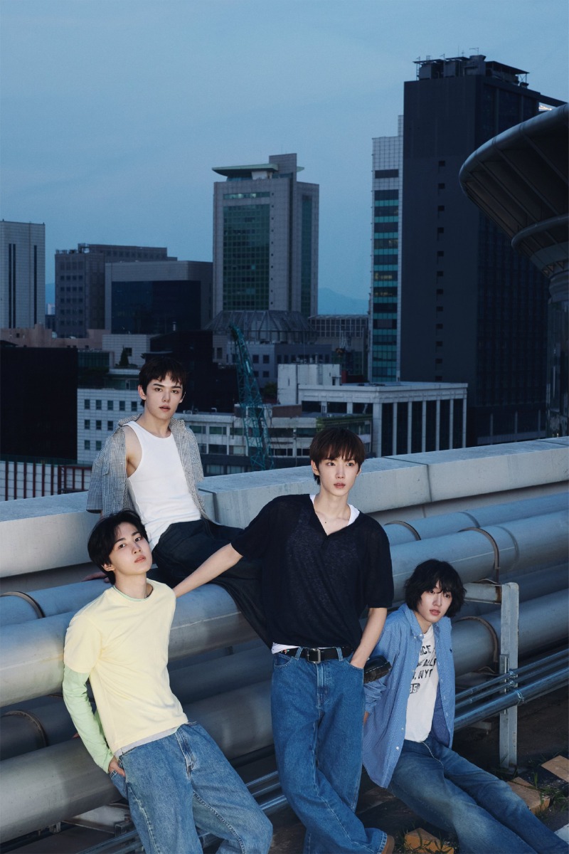 FNC_에이엠피 단체(2).jpg