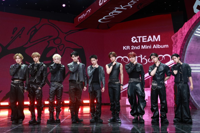 &TEAM_Mark on Me_쇼케이스 단체 (2).jpeg